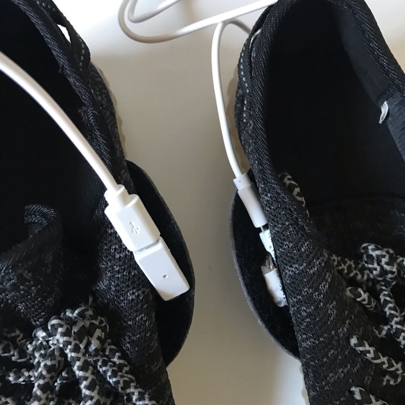 Remote Controlled Light Up Sneakers - Picture 5 of 8